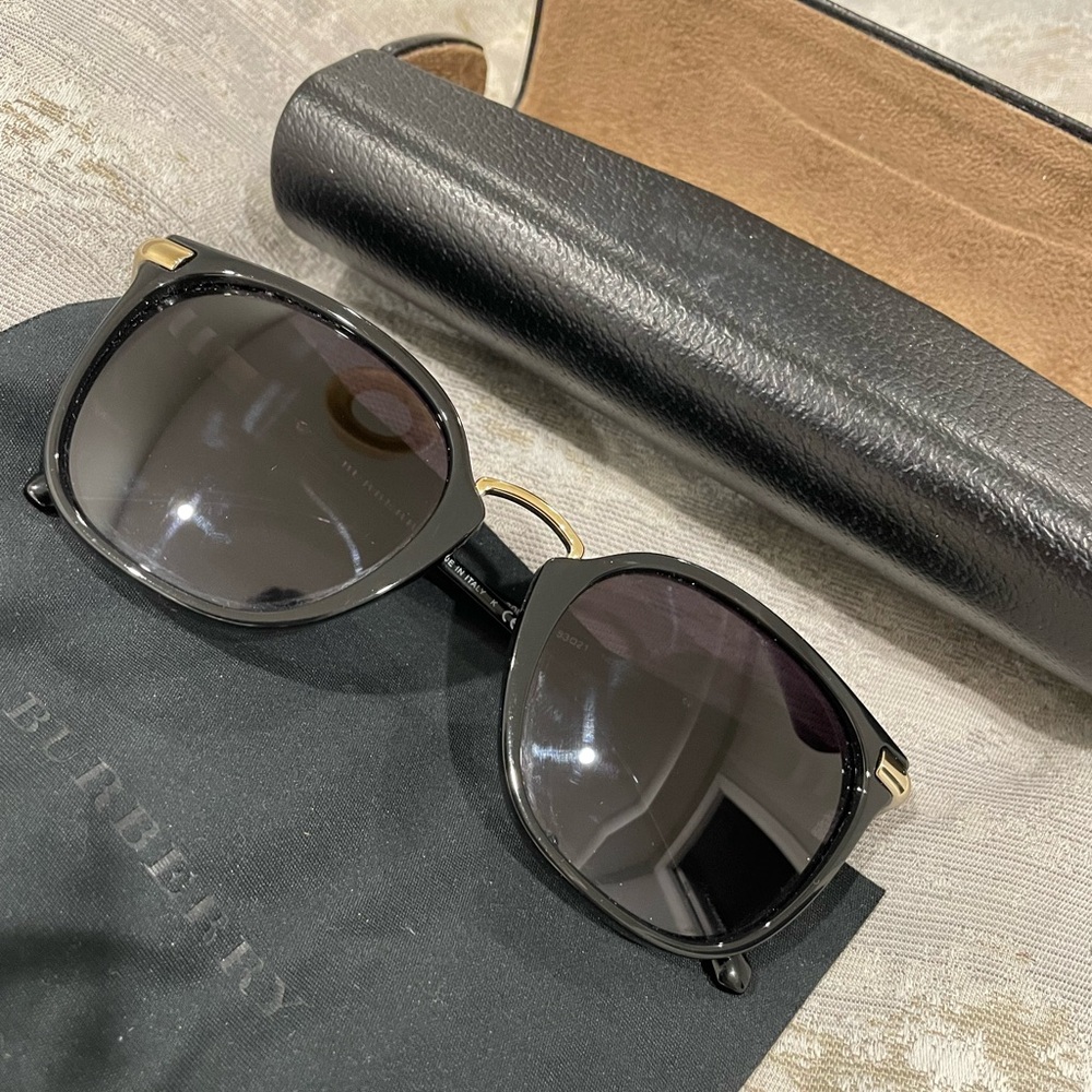 Burberry sunglasses